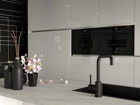 Moderne witte hoogglans keuken