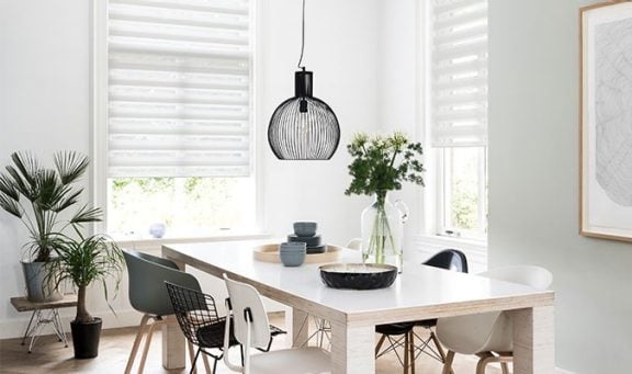 Stores ajourés sur mesure dans la salle à manger