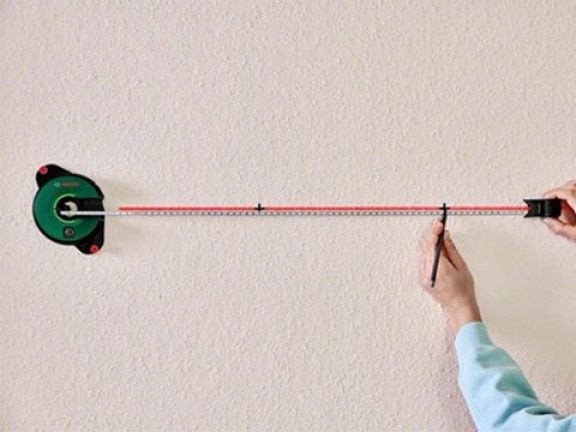 Bosch Atino lijnlaser nauwkeurig uitlijnen dankzij LED-aanduiding
