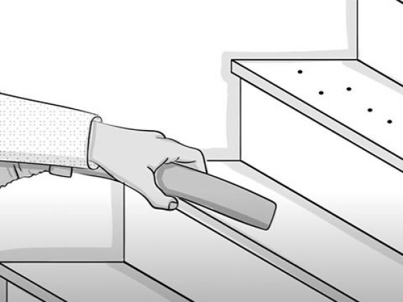 Passez l'aspirateur sur l'escalier