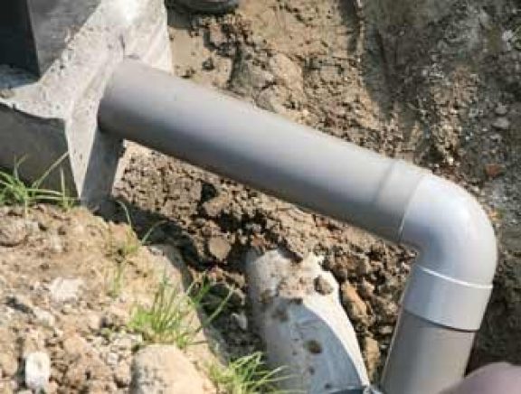Relier l’écoulement pour l’eau de pluie