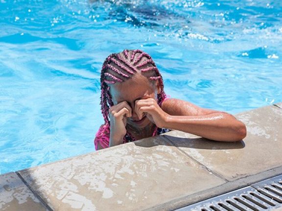 yeux irrités piscine